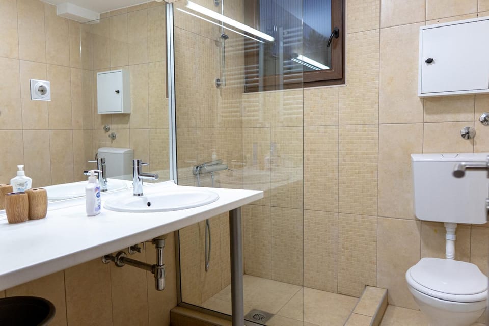 Shower, Toilet, Bathroom