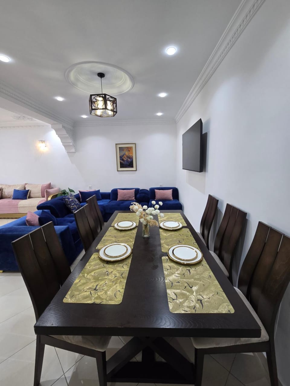 Communal lounge/ TV room, TV and multimedia, Living room, Seating area, Dining area, Evening entertainment