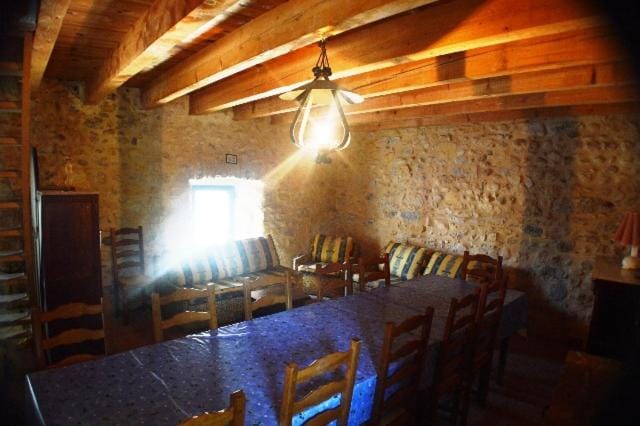 Gîte #12, 12 Pers, Domaine De Ribiere Apartment in Grospierres