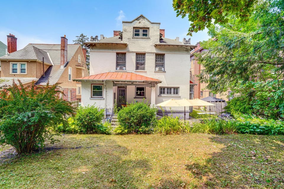 Steps to Union College: Home w/ Shared Yard! Apartment in Schenectady