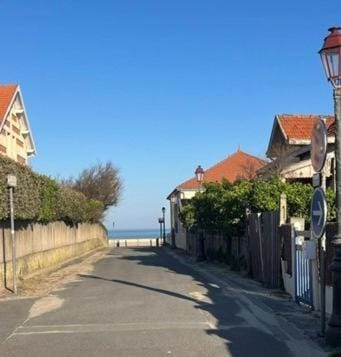 Neighbourhood