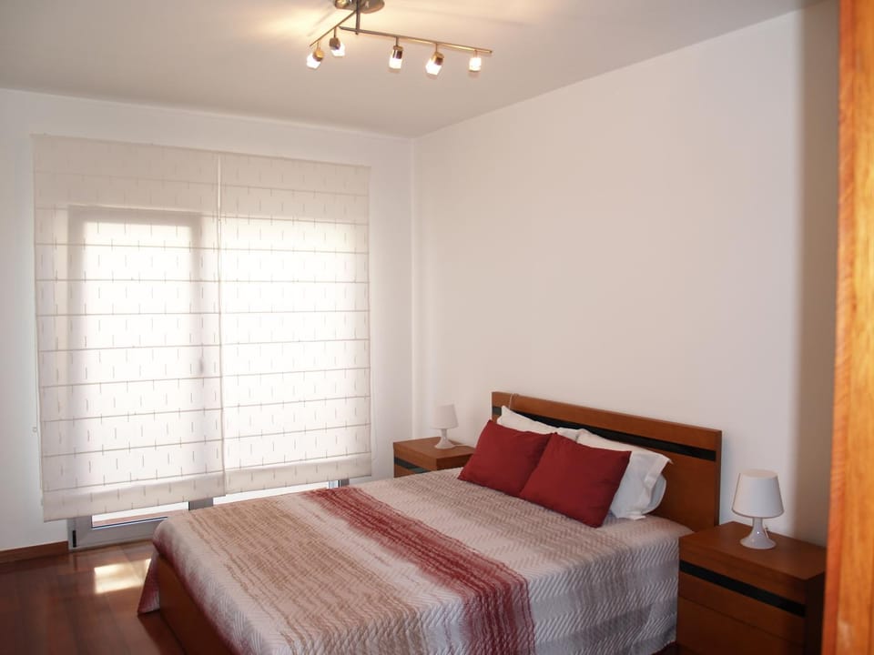 Bed, Day, Photo of the whole room