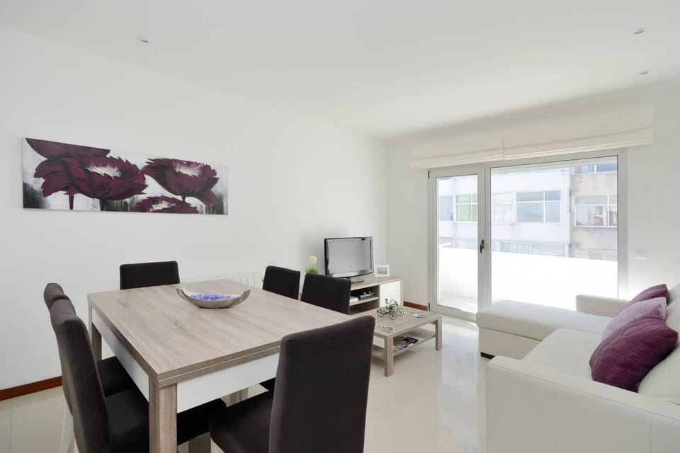 Communal lounge/ TV room, Dining area