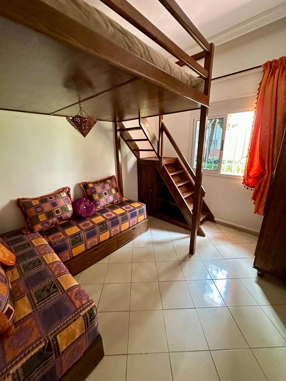 Bed, Living room, Photo of the whole room, Bedroom