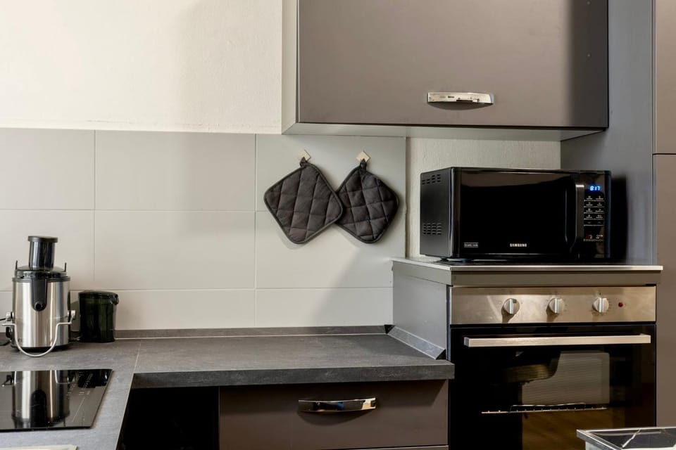 microwave, oven