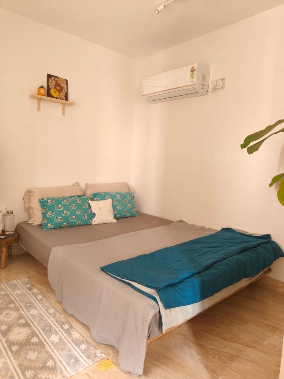 Bed, Bedroom, air conditioner