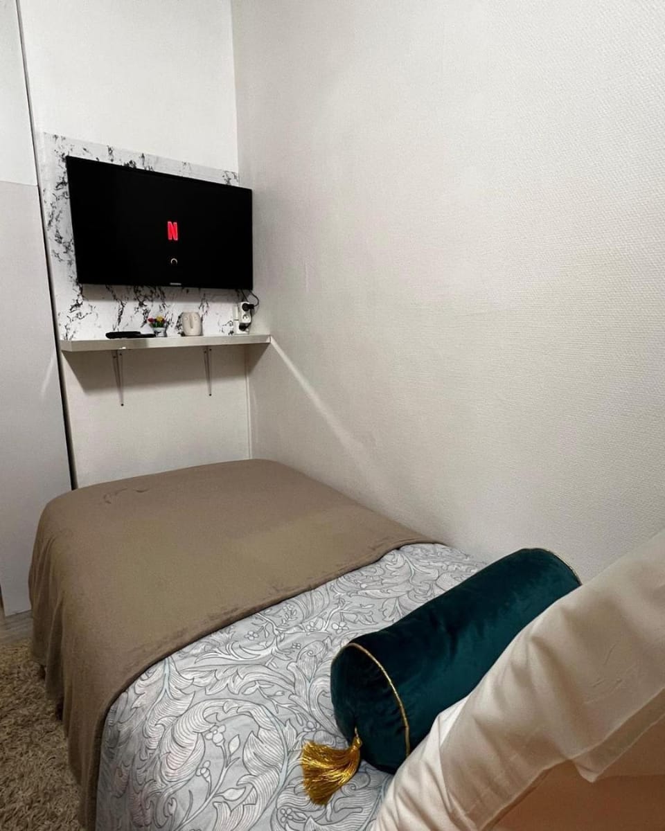 Bed, TV and multimedia
