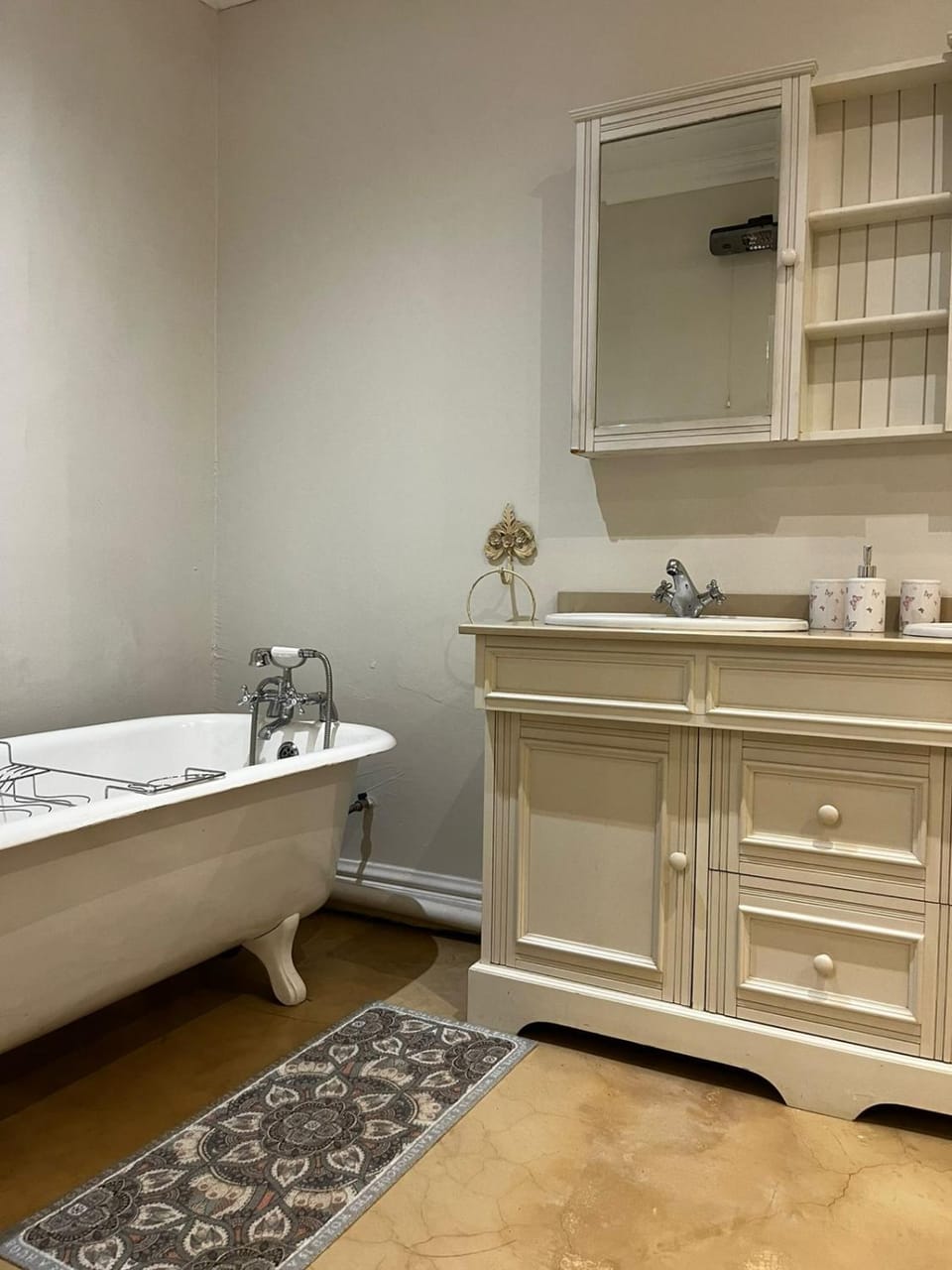 Bathroom, Bath