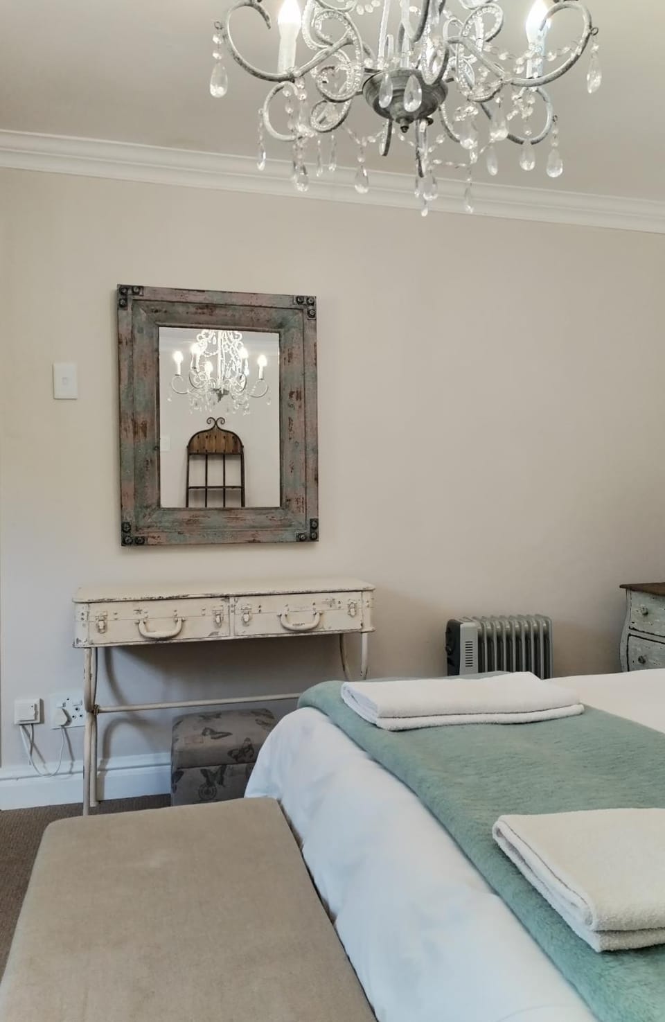 Bed, Bedroom, heating