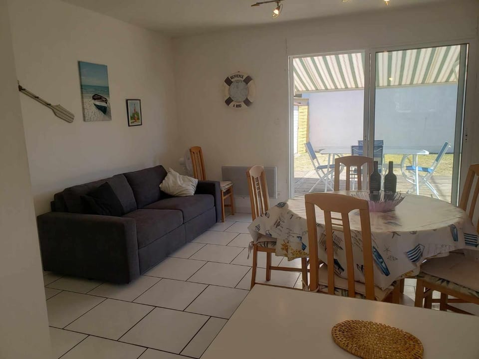 La Villa des Dunes à la Plage Chambrette House in Soulac-sur-Mer