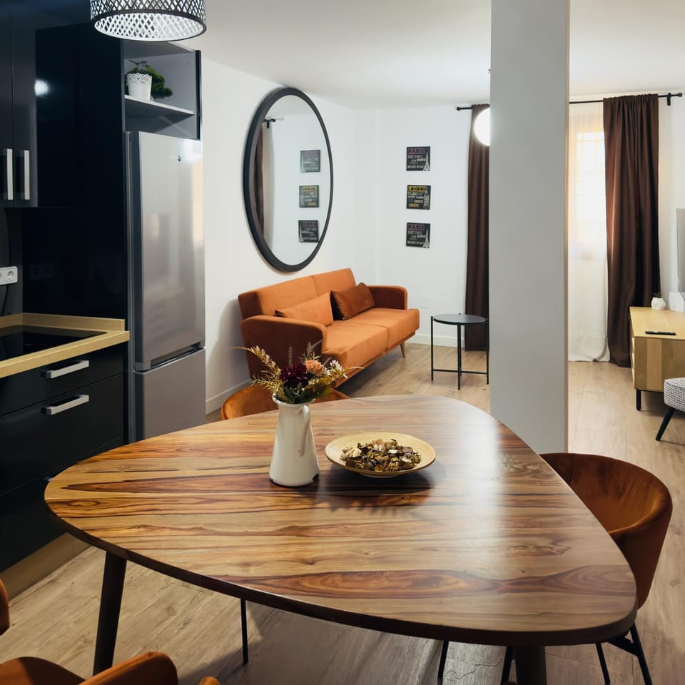 Living room, Dining area, air conditioner