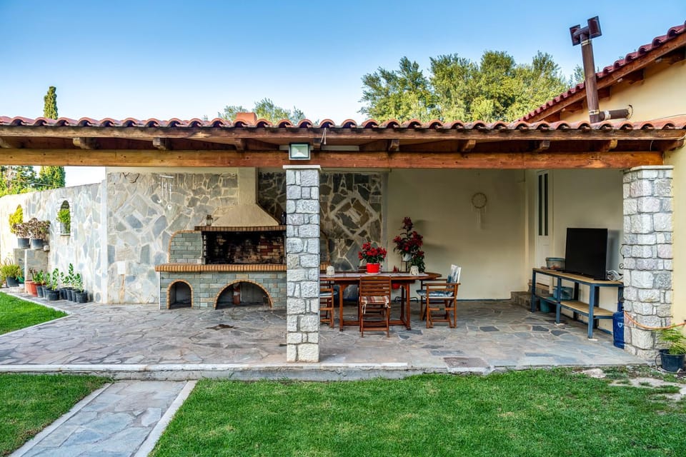 Georgias paradise villa and Garden Apartment in Peloponnese, Western Greece and the Ionian