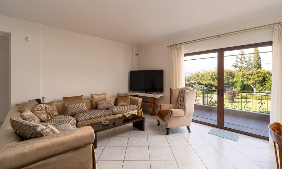 Georgias paradise villa and Garden Apartment in Peloponnese, Western Greece and the Ionian