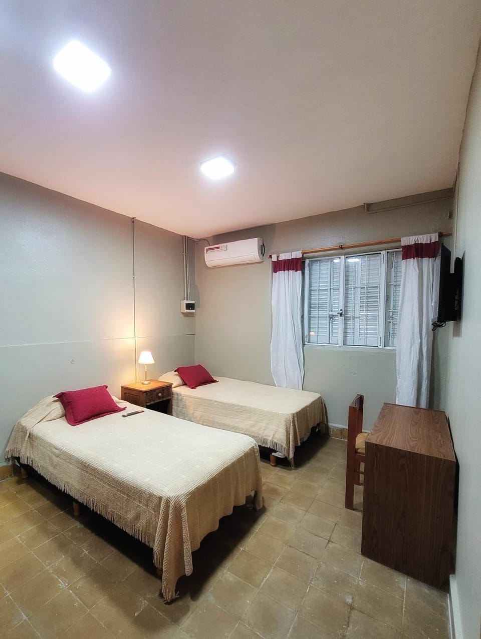 Bed, Photo of the whole room, Bedroom, air conditioner