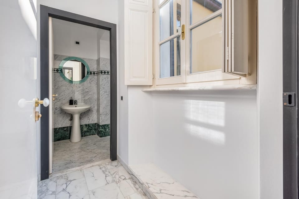 Duomo3'-Skylight-IdroPool-Private-Cinema-FreePark Apartment in Milan