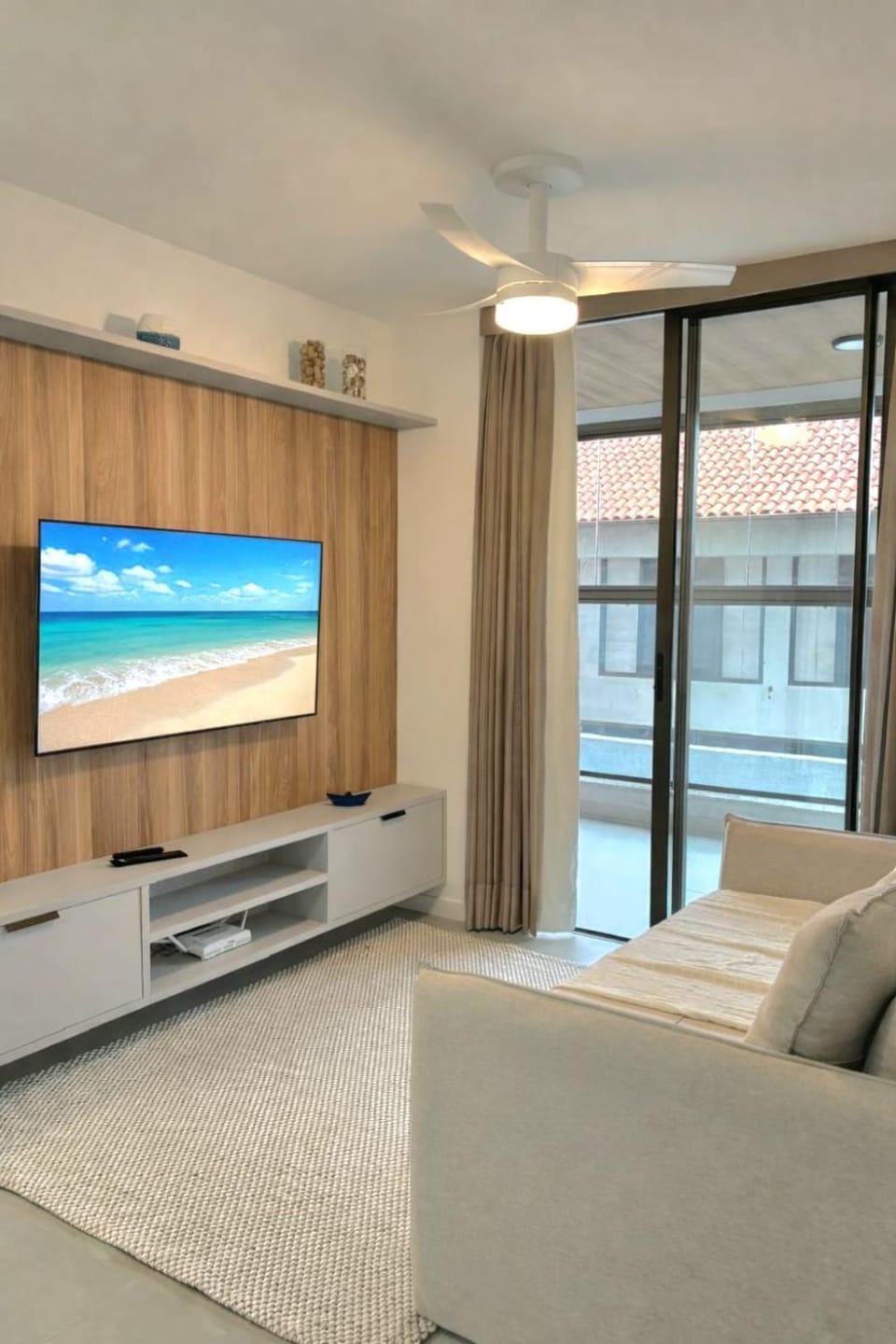 Quarto e Sala alto padrão a 150M da praia de Piratininga Apartment in Niterói