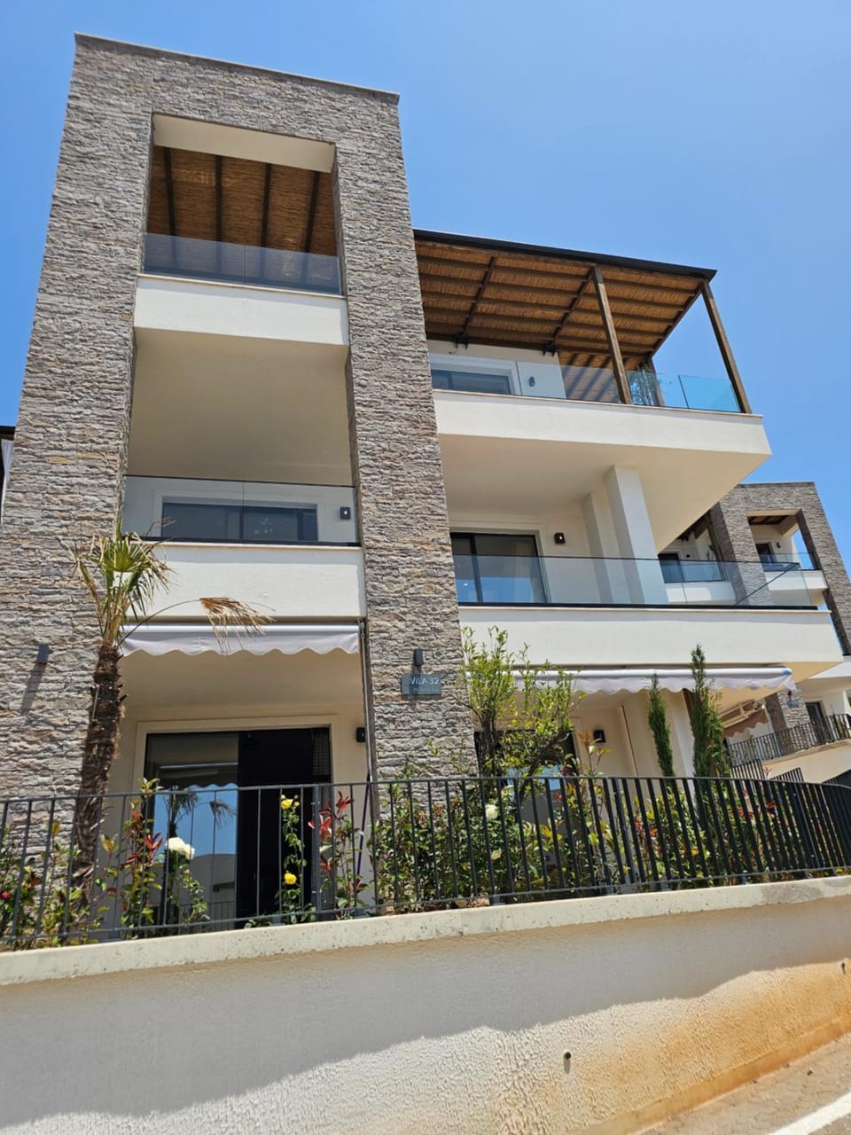 Everbright Seaside Serenity House in Vlorë County, Albania