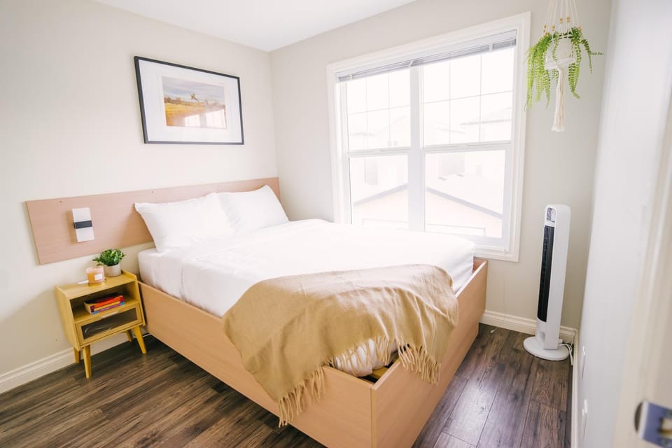 Cozy & Stylish Laneway suite Apartment in Regina