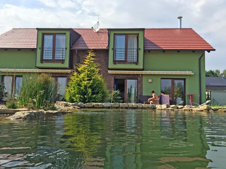 Garden, Lake view