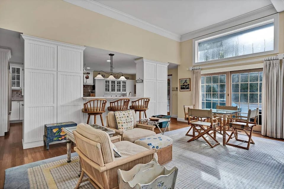 Living room, Dining area