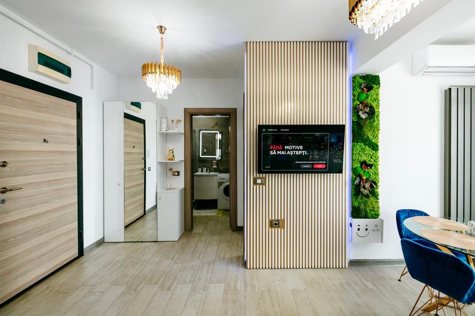 Communal lounge/ TV room, TV and multimedia, Living room, Seating area, Evening entertainment, air conditioner