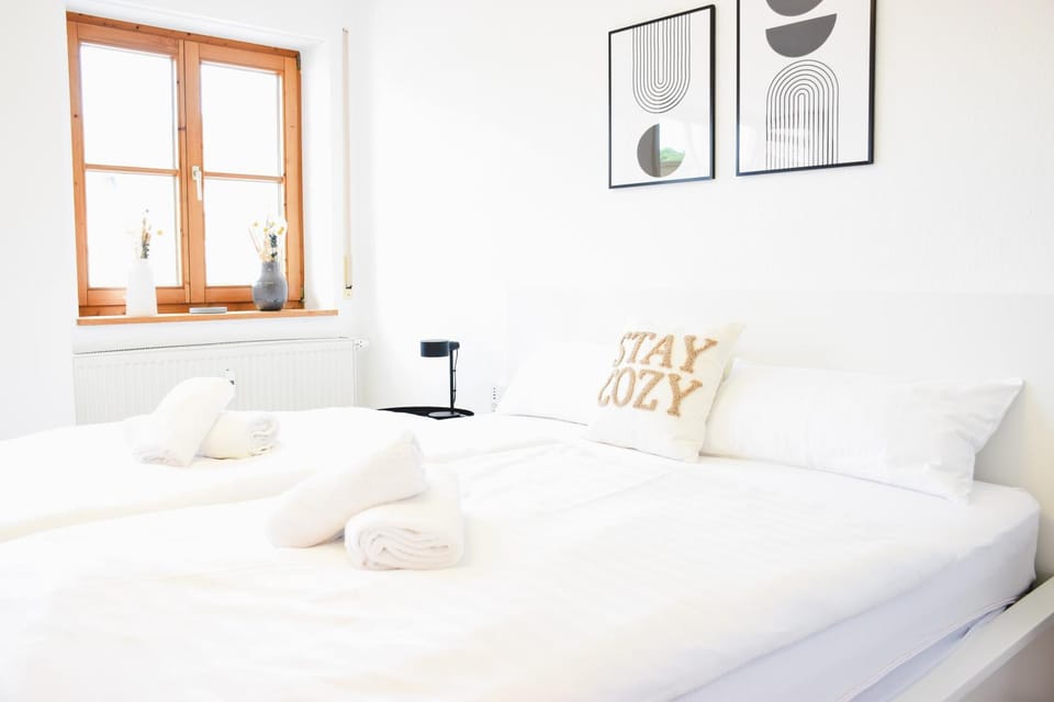 Bed, Decorative detail, Bedroom