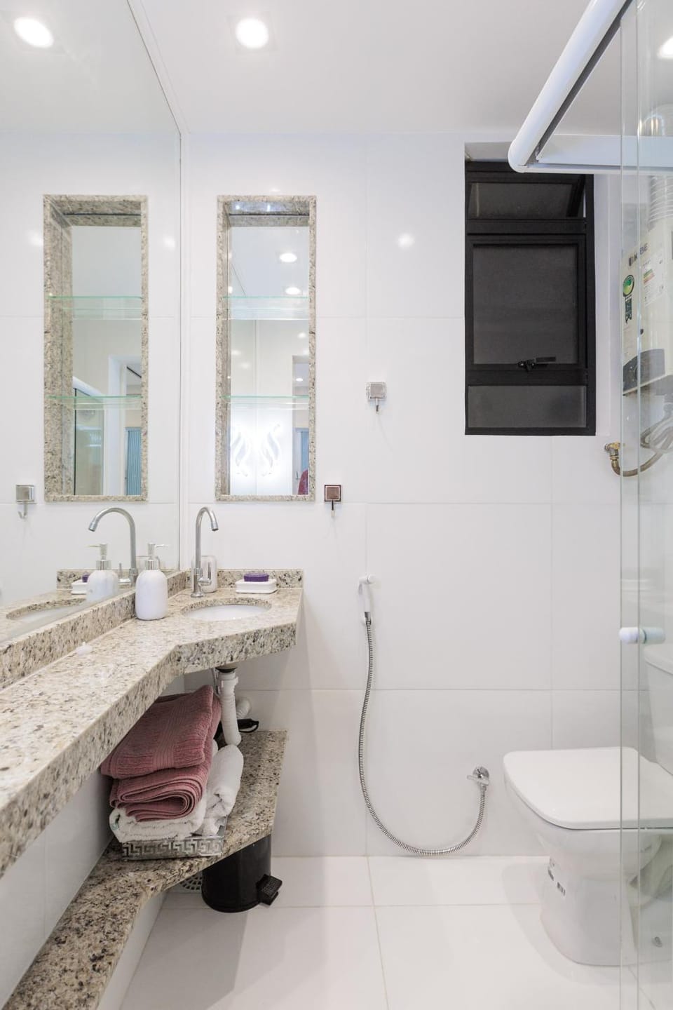 Shower, Bathroom, towels