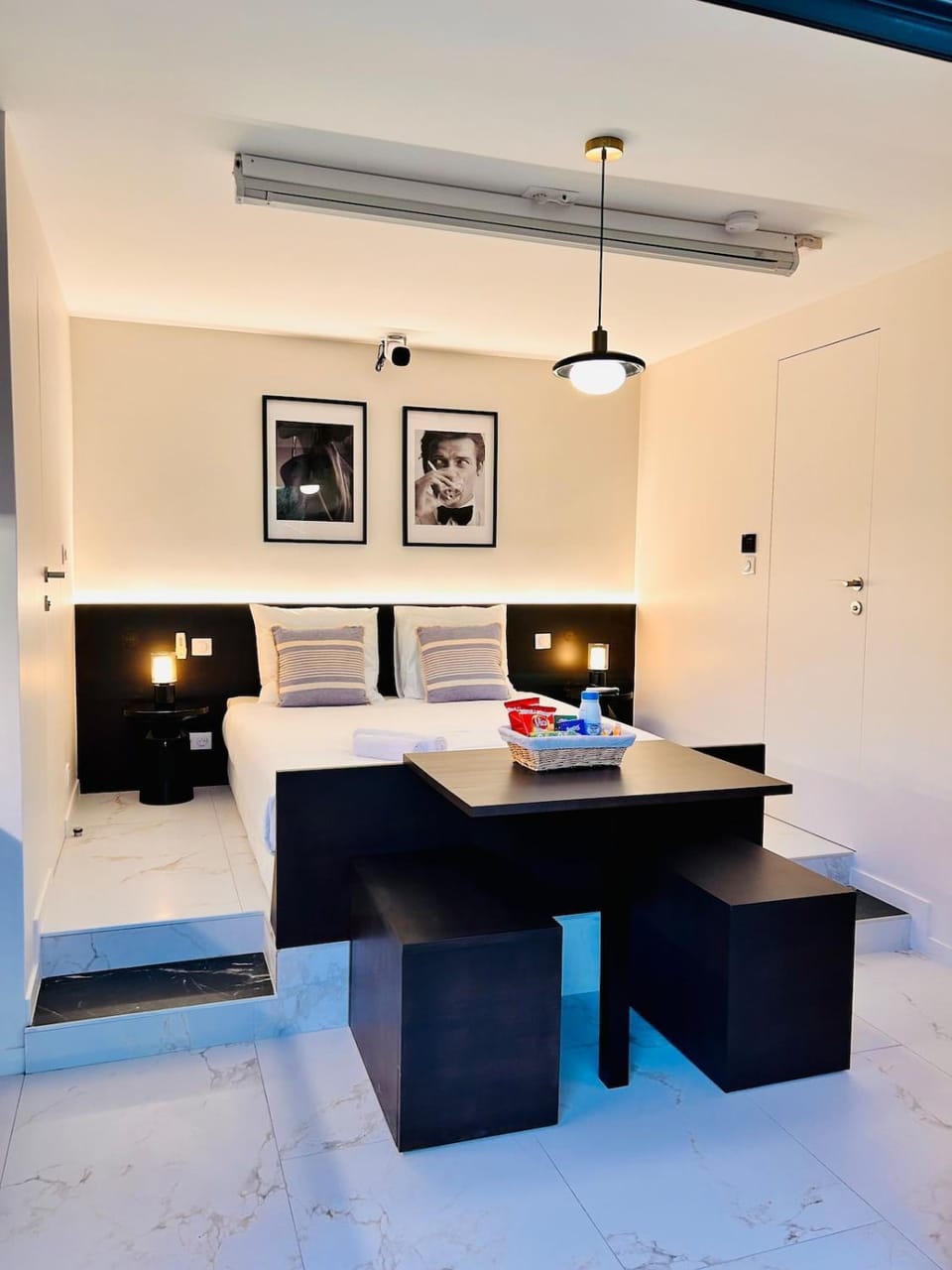 Living room, Photo of the whole room, Dining area