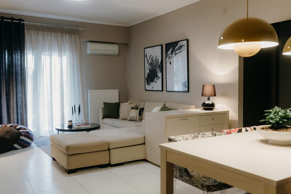 Living room, Dining area, air conditioner