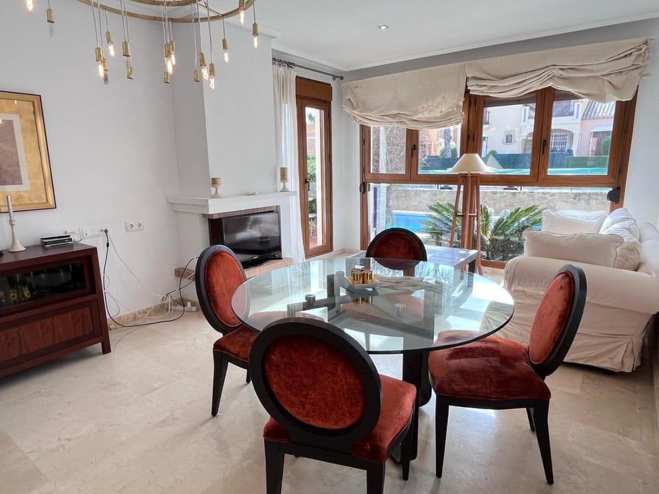 Living room, Seating area, Dining area