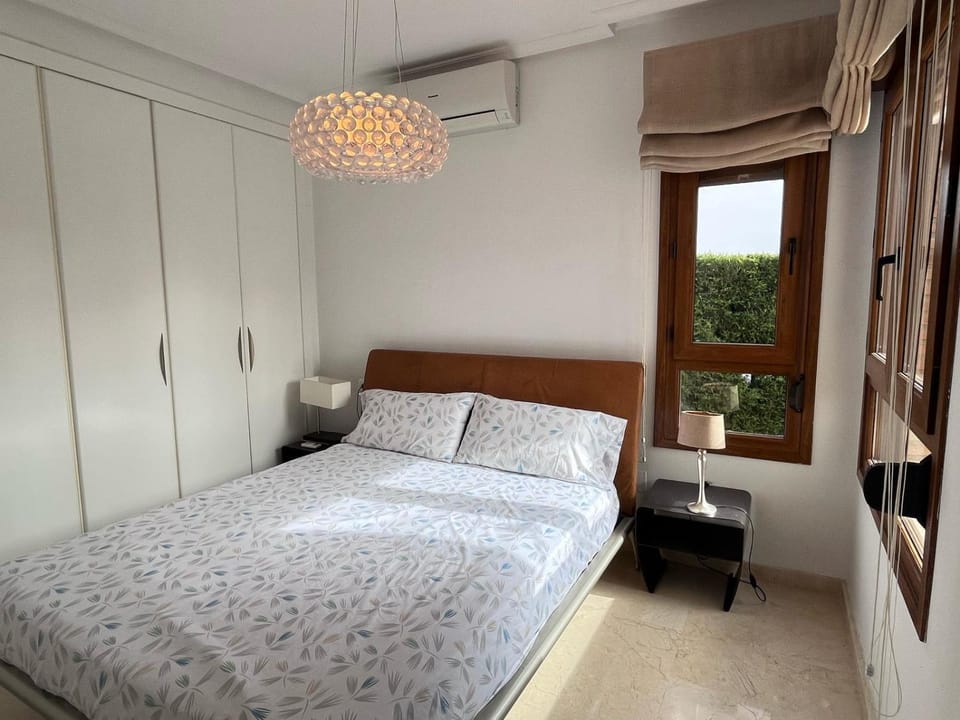 Bed, Photo of the whole room, Bedroom, air conditioner