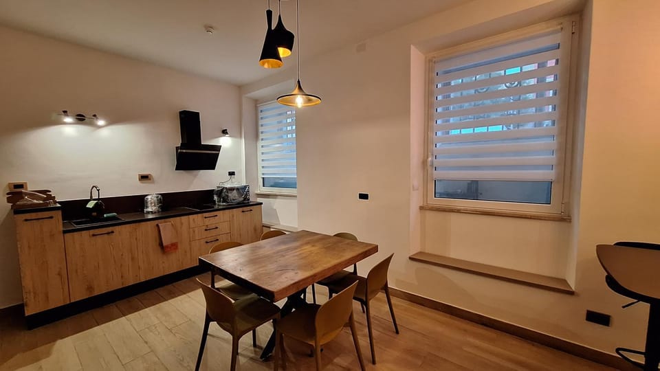 Kitchen or kitchenette, Dining area, Internal: Not applicable to any particular room