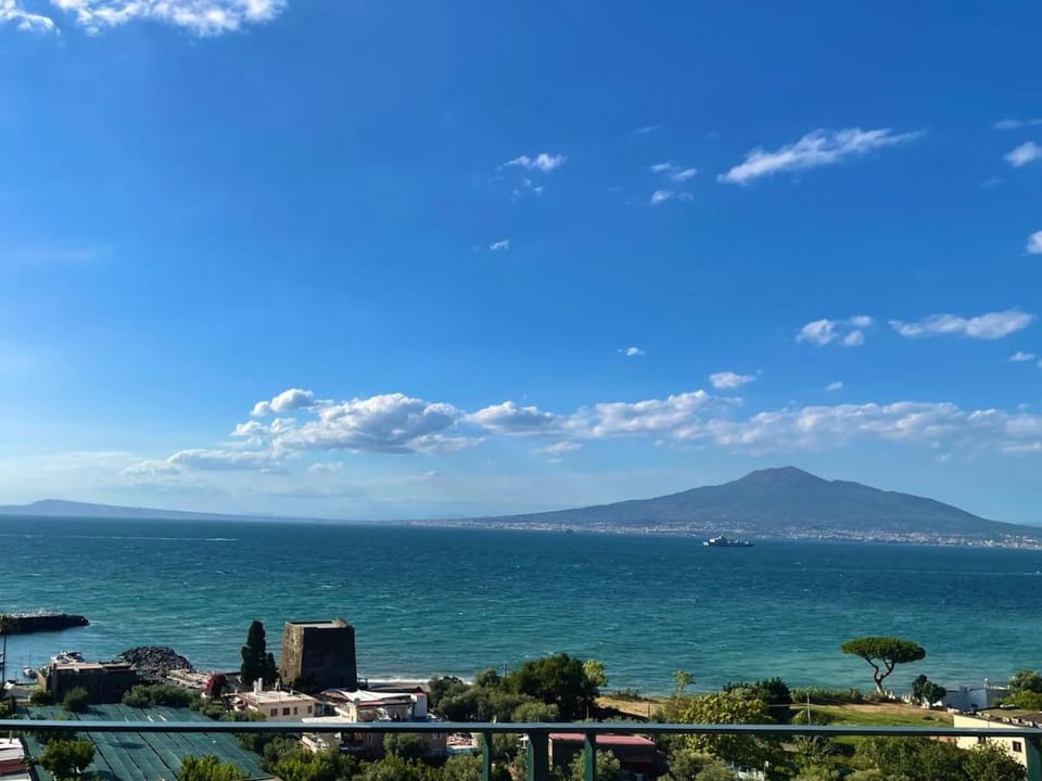 Day, Natural landscape, Mountain view, Sea view