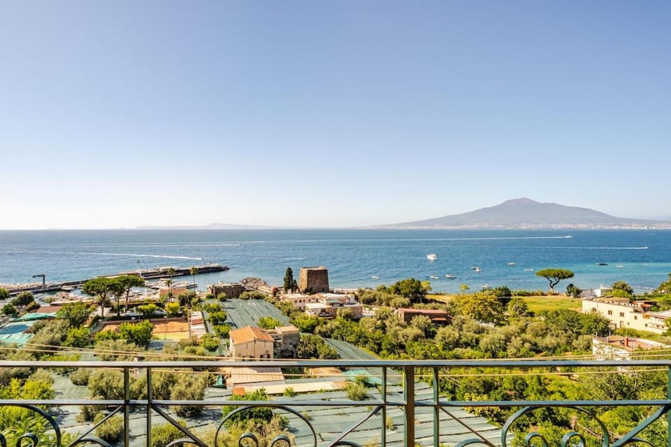 Day, Natural landscape, Mountain view, Sea view