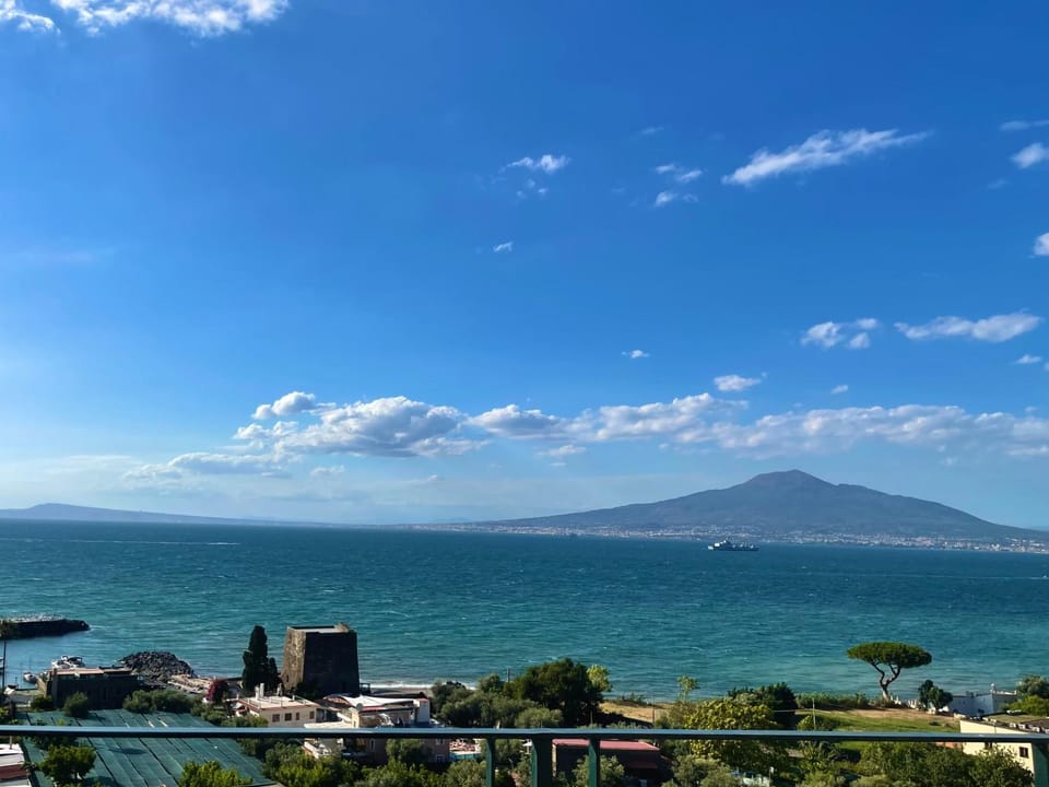 Seventy Steps Apartment in Vico Equense