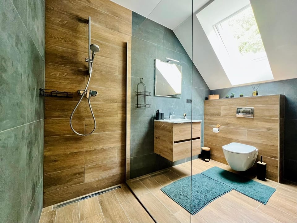 Shower, Toilet, Bathroom