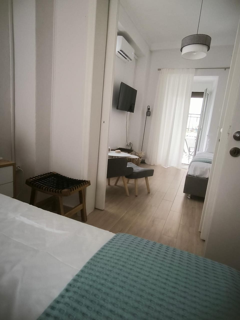 Bed, Photo of the whole room, Seating area