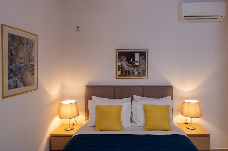 Smyrnis First Apartment in Heraklion