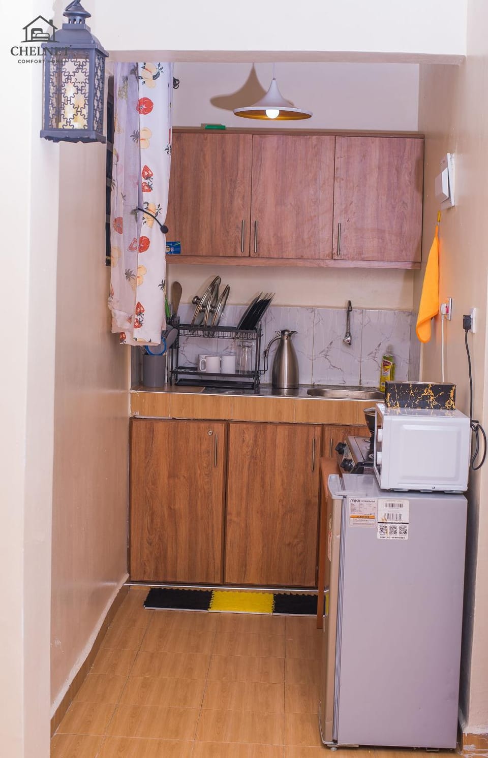 Kitchen or kitchenette, oven