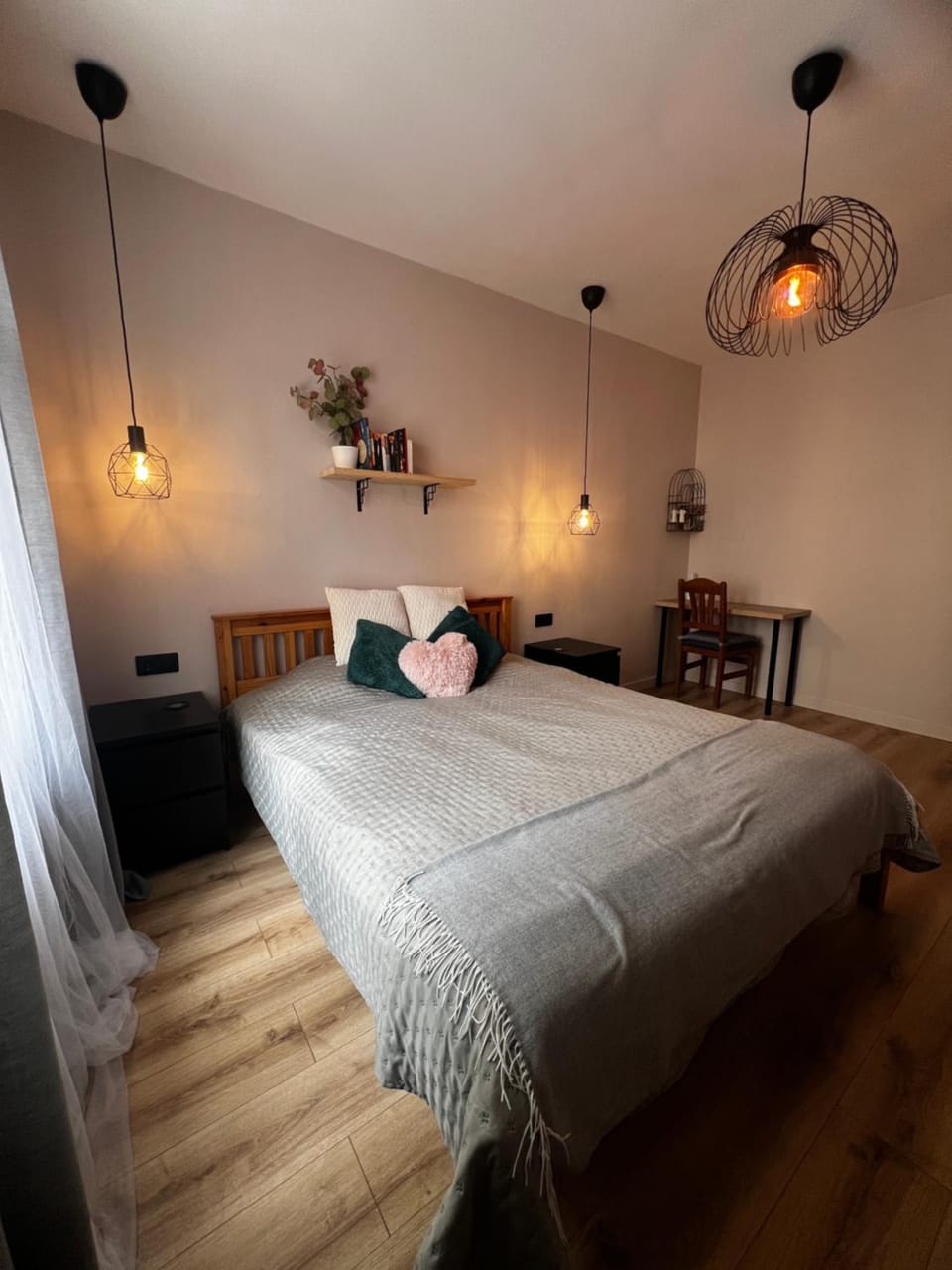 Bed, Photo of the whole room, Bedroom