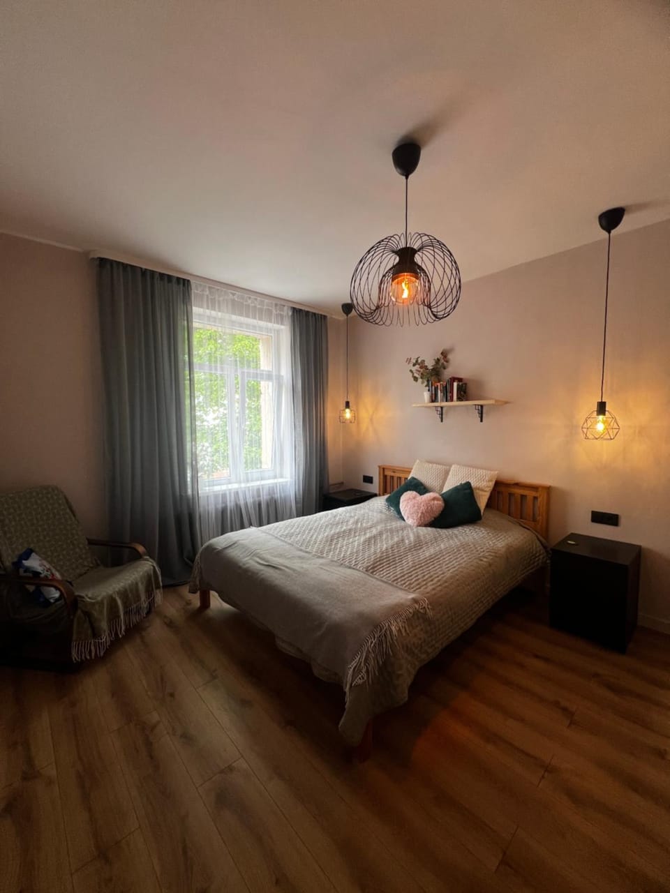 Bed, Photo of the whole room, Bedroom