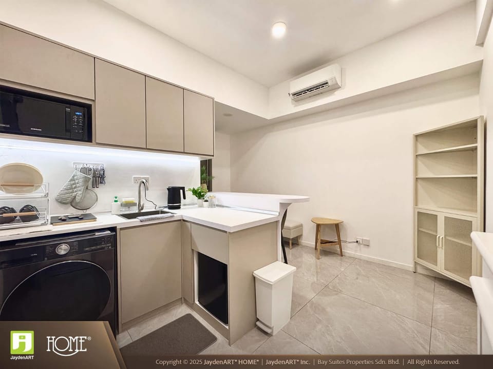 Kitchen or kitchenette, Lounge or bar, dishwasher, minibar, oven, washing machine