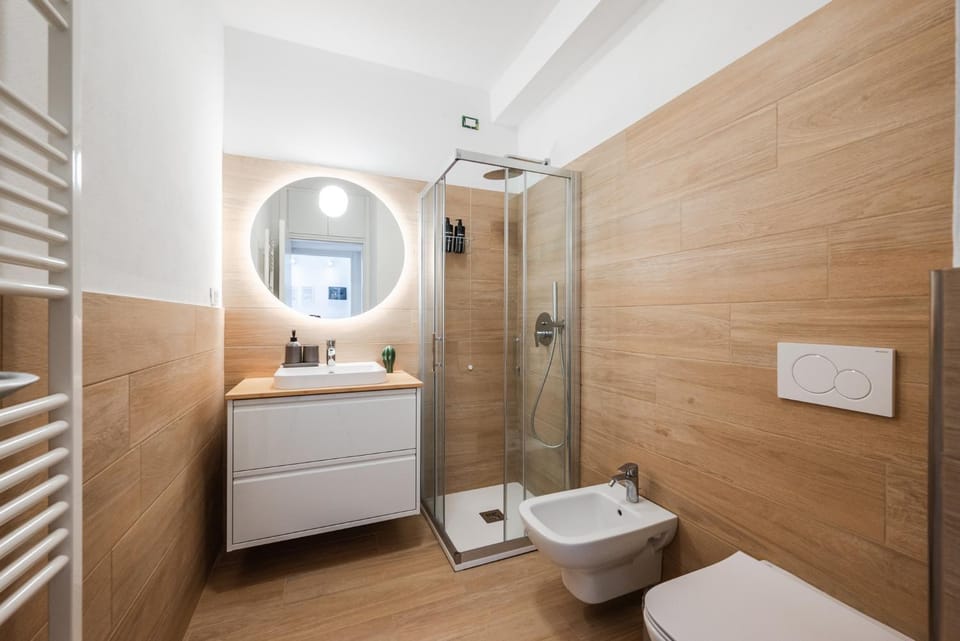 Shower, Toilet, Bathroom, bidet, towels