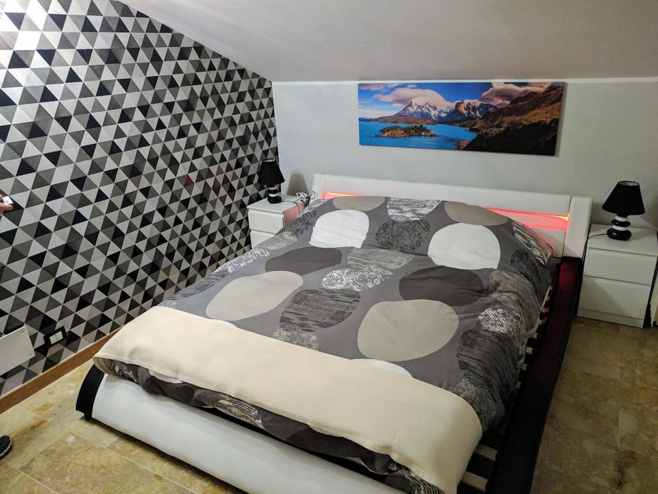 Bed, Photo of the whole room, Area and facilities