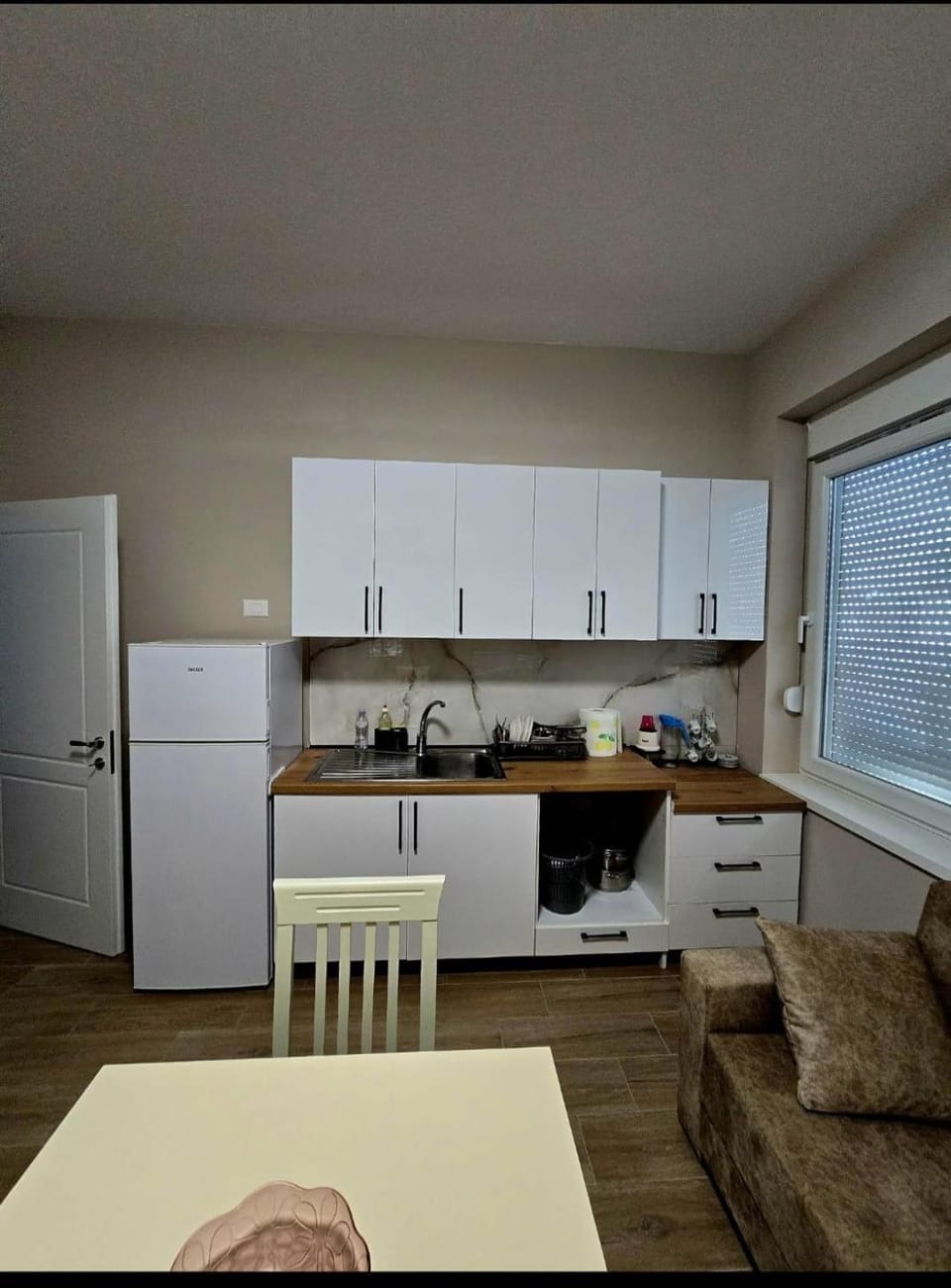 Kitchen or kitchenette, Dining area, minibar