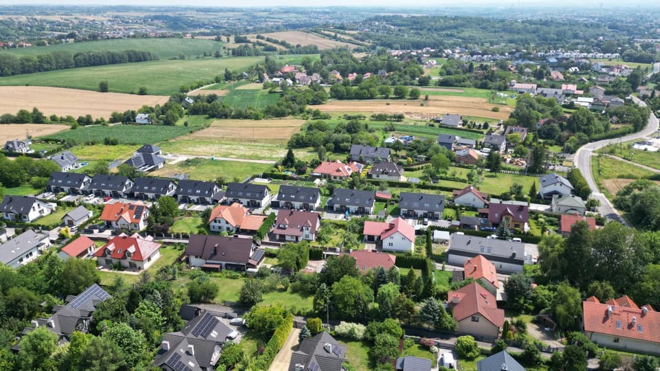 Property building, Bird's eye view, City view, Location
