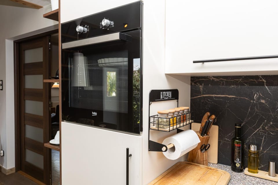 Coffee/tea facilities, Kitchen or kitchenette, oven
