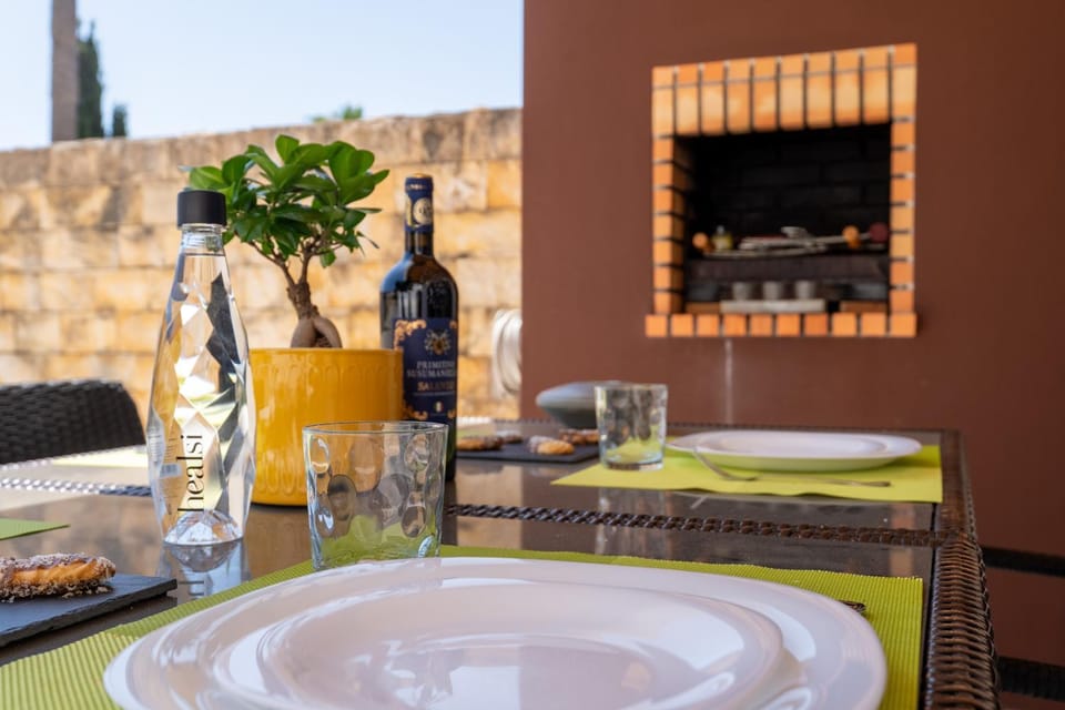 Vitismar GroundFloor Apartment with Direct Pool Access in Albufeira Apartment in Guia