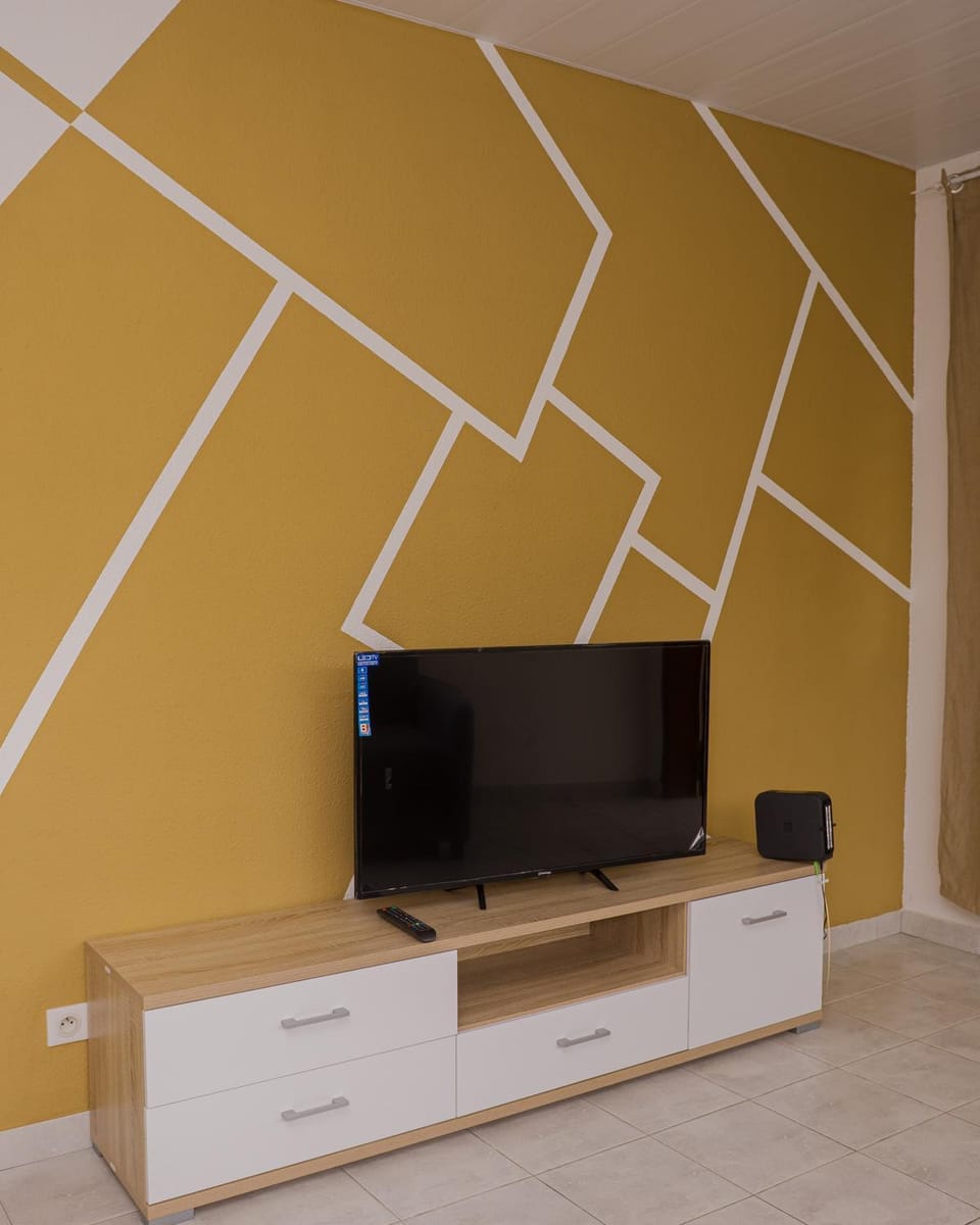 Communal lounge/ TV room, TV and multimedia