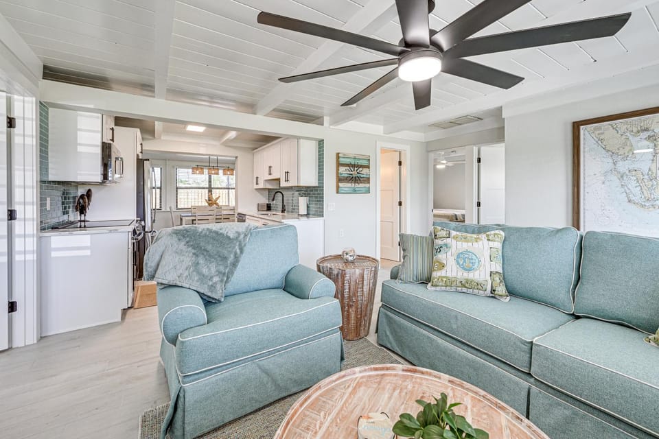 Steps to Englewood Beach: Home w/ Outdoor Oasis! House in Manasota Key